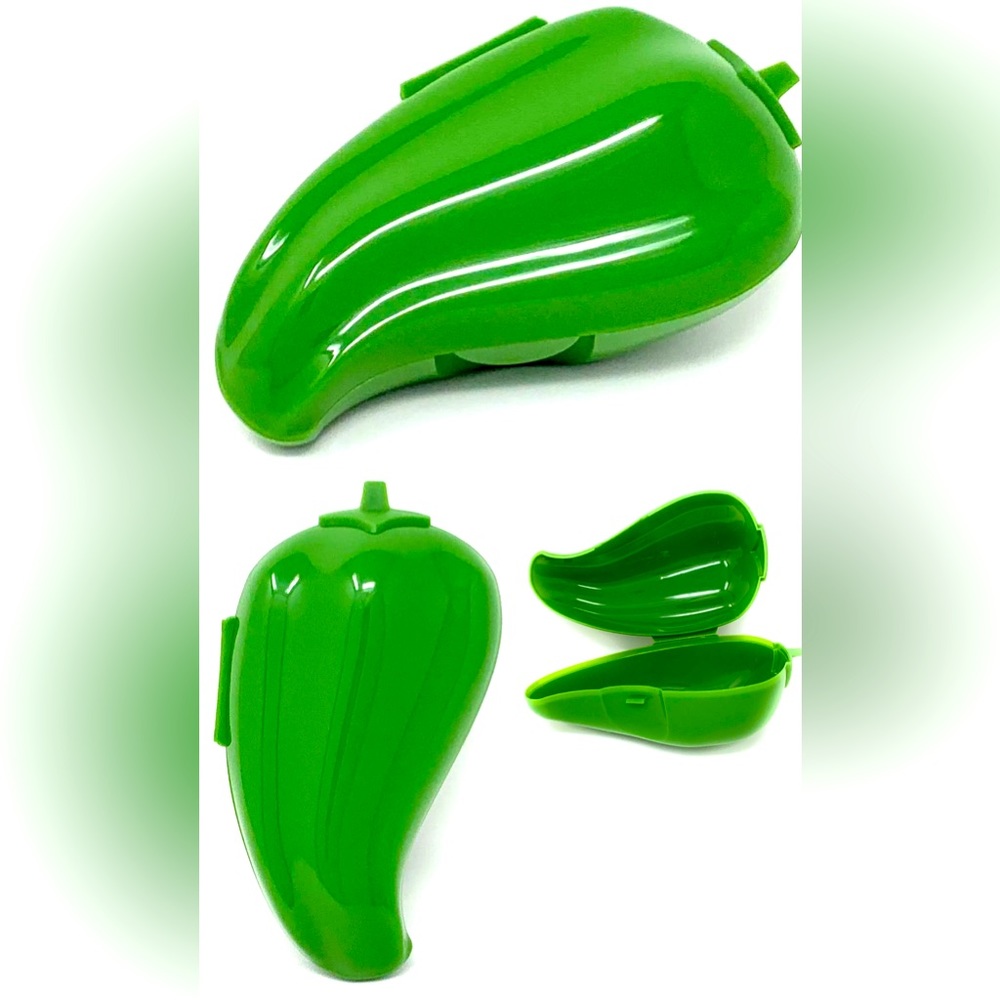 Tupperware Green Chili Pepper Keeper Forget Me Not 5816A-1